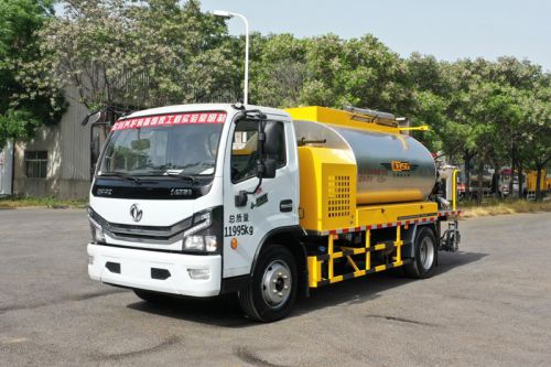 5000L Asphalt Distributor Truck (26kW Auxiliary Engine)